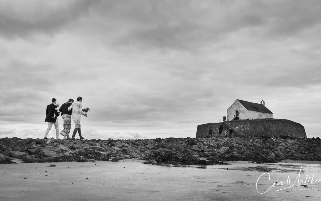 Hannah & Ollie – St Cwyfan’s Wedding – Anglesey Church in the Sea